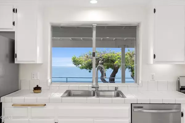 Malibu, CA 90265,4986 Puesta del Sol Street
