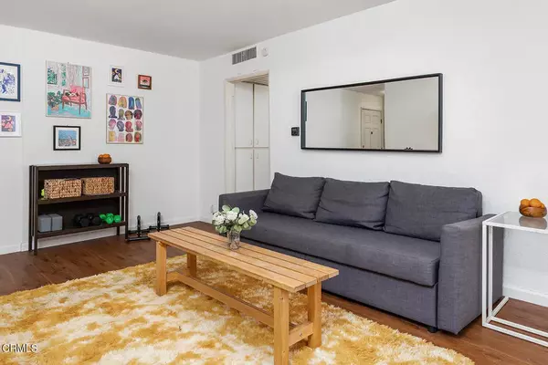 Glendale, CA 91203,377 W California Ave #18