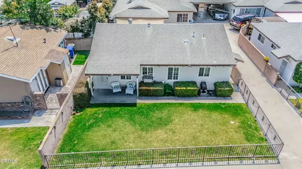 Downey, CA 90241,8548 Manatee Street