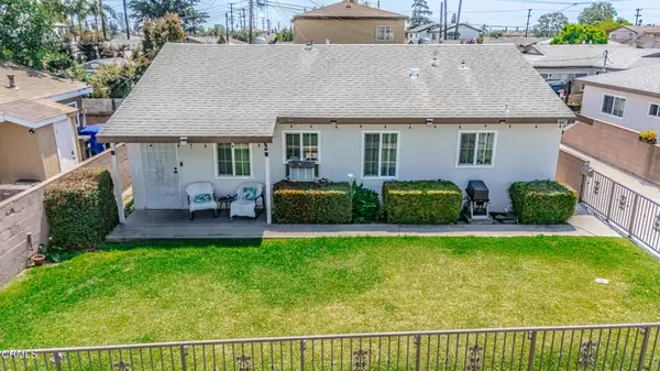 Downey, CA 90241,8548 Manatee Street