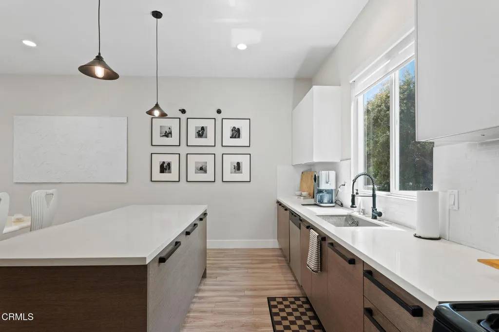 Sherman Oaks, CA 91401,5664 Hazeltine Avenue