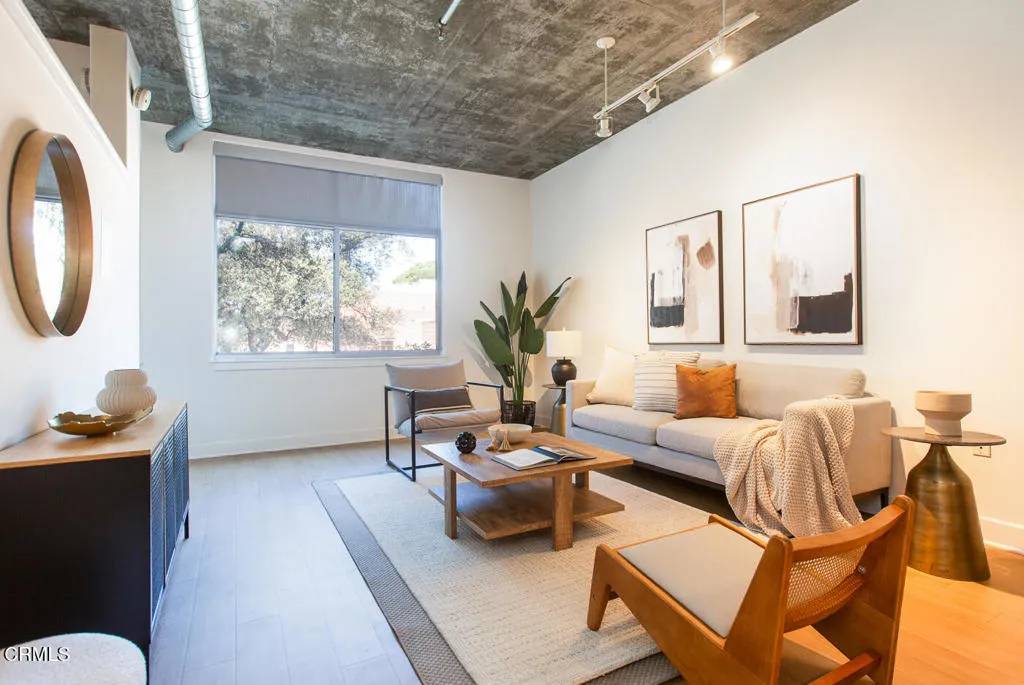Pasadena, CA 91101,840 E Green Street #220