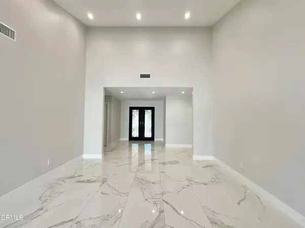Granada Hills, CA 91344,10462 Yarmouth Avenue