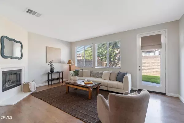 Santa Clarita, CA 91350,28471 Santa Rosa Lane