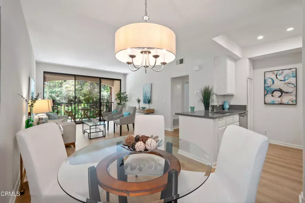 Los Angeles, CA 90042,4200 Via Arbolada #207