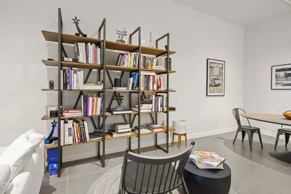 Los Angeles, CA 90015,939 S Broadway #714