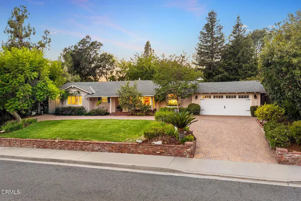 La Canada Flintridge, CA 91011,4929 Oakwood Avenue