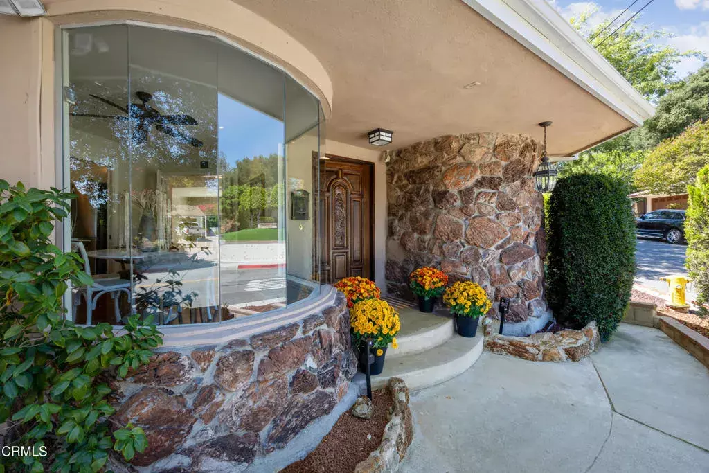 Glendale, CA 91206,1574 E Glenoaks Boulevard