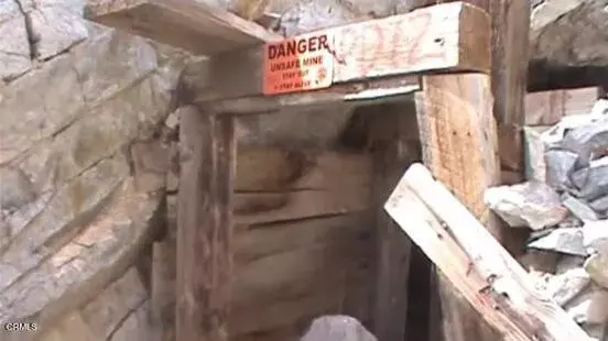 Baker, CA 92309,9 Clark Mountain