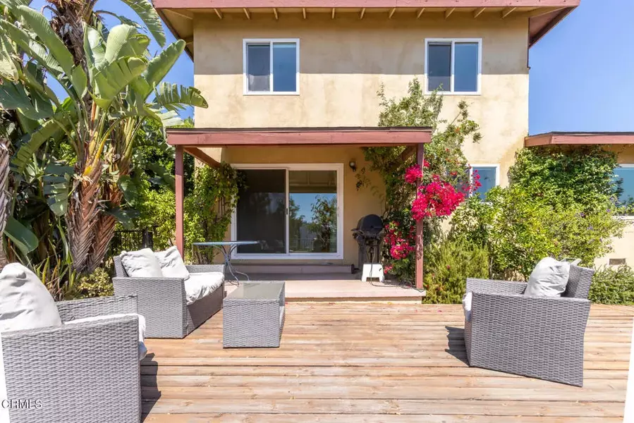 1932 Hilldale Drive, La Canada Flintridge, CA 91011