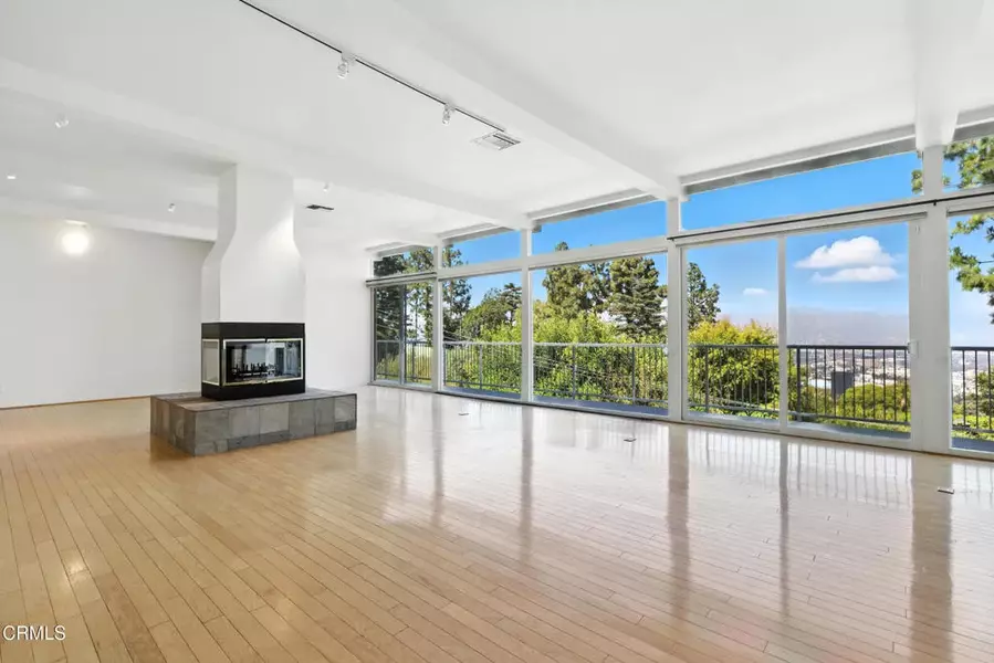 7772 Torreyson Drive, Los Angeles, CA 90046