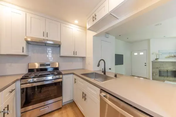 Valencia, CA 91355,24143 Del Monte Drive #271