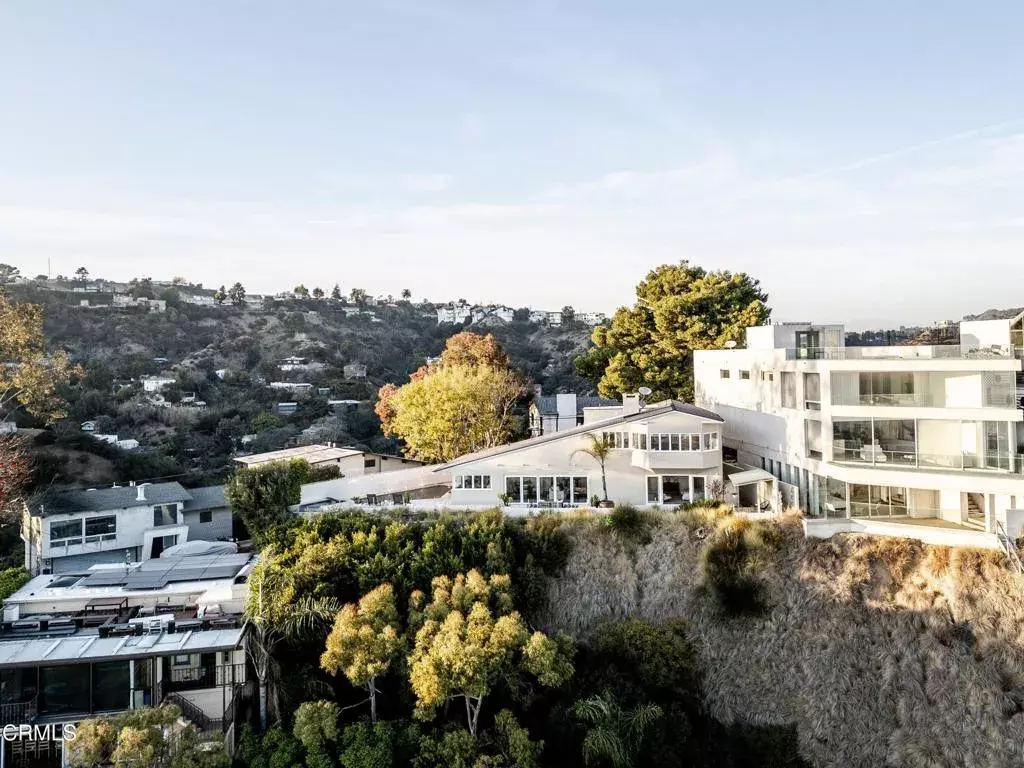 Los Angeles, CA 90046,8326 Grand View Drive