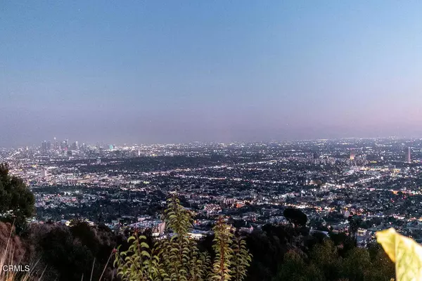 Los Angeles, CA 90046,8326 Grand View Drive