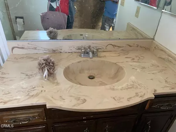 Apple Valley, CA 92307,18534 Symeron Road