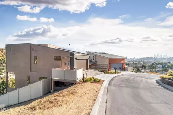 Los Angeles, CA 90065,3874 W Point Drive