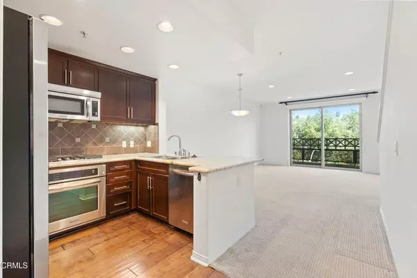 931 E Walnut Street #311, Pasadena, CA 91106