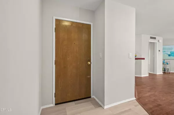 Los Angeles, CA 90042,4499 Via Marisol #124