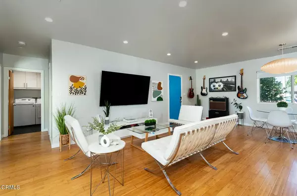 Van Nuys, CA 91406,17402 Cohasset Street