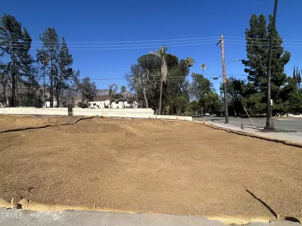 Altadena, CA 91001,2490 Lake