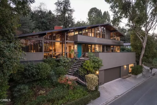 1256 Club House Drive, Pasadena, CA 91105