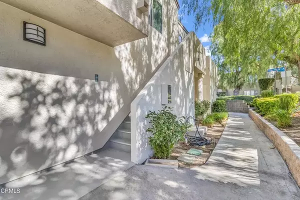 Newhall, CA 91321,21334 Nandina Lane #204