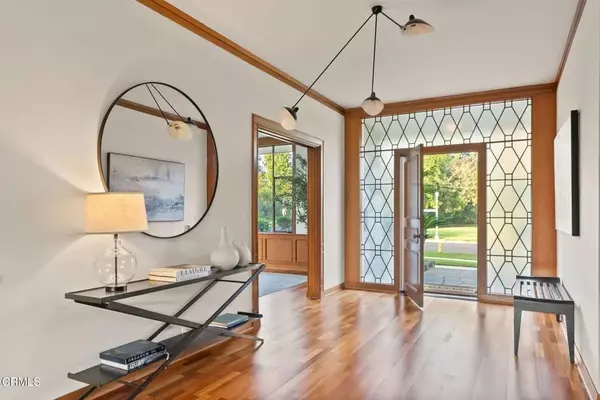 San Marino, CA 91108,835 Canterbury Road