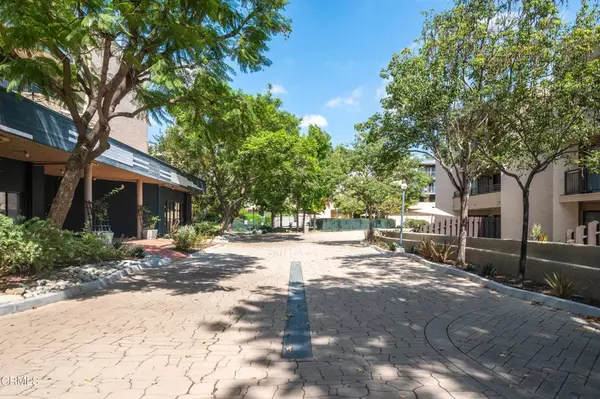 Los Angeles, CA 90042,4499 Via Marisol #321