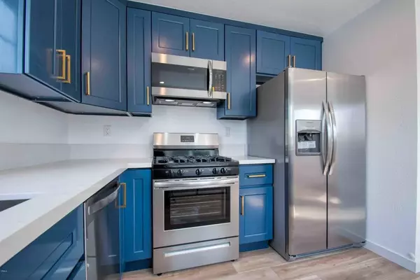 Los Angeles, CA 90039,3185 Larga Avenue #C