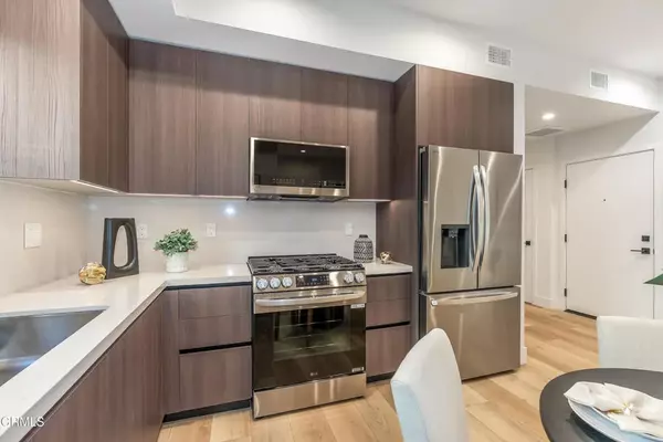 Pasadena, CA 91101,150 S Oak Knoll Avenue #103