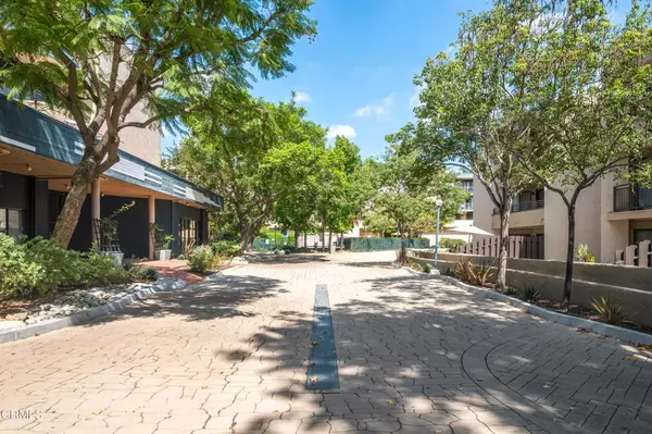 Los Angeles, CA 90042,4499 Via Marisol #330