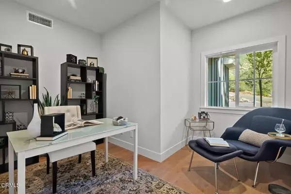 La Crescenta, CA 91214,5721 Canyonside Road