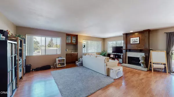 Long Beach, CA 90804,1077 Park Avenue #1