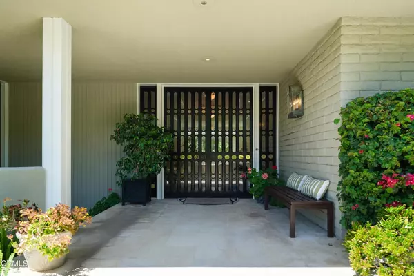 La Canada Flintridge, CA 91011,5227 Donna Maria Ln