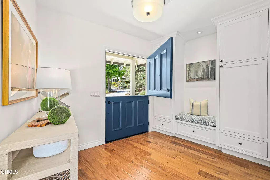 La Canada Flintridge, CA 91011,5078 Commonwealth Avenue