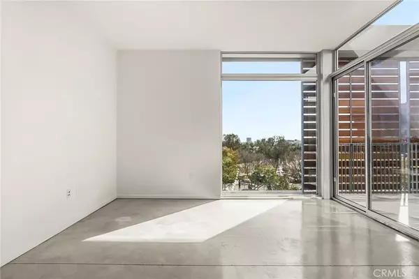 West Hollywood, CA 90069,901 Hancock Avenue #405