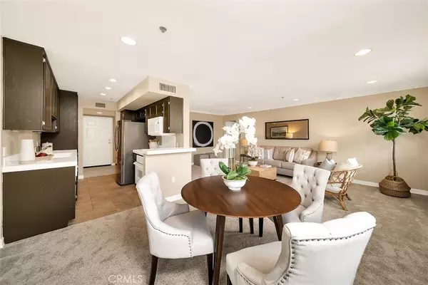 Sherman Oaks, CA 91403,4501 Cedros Avenue #330