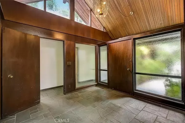 La Canada Flintridge, CA 91011,5457 La Forest Drive