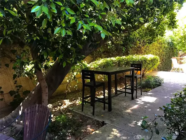 North Hollywood, CA 91602,11524 Moorpark Street #1