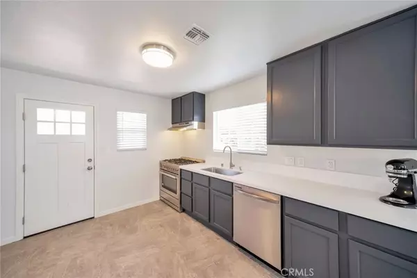 Van Nuys, CA 91406,17609 Covello Street