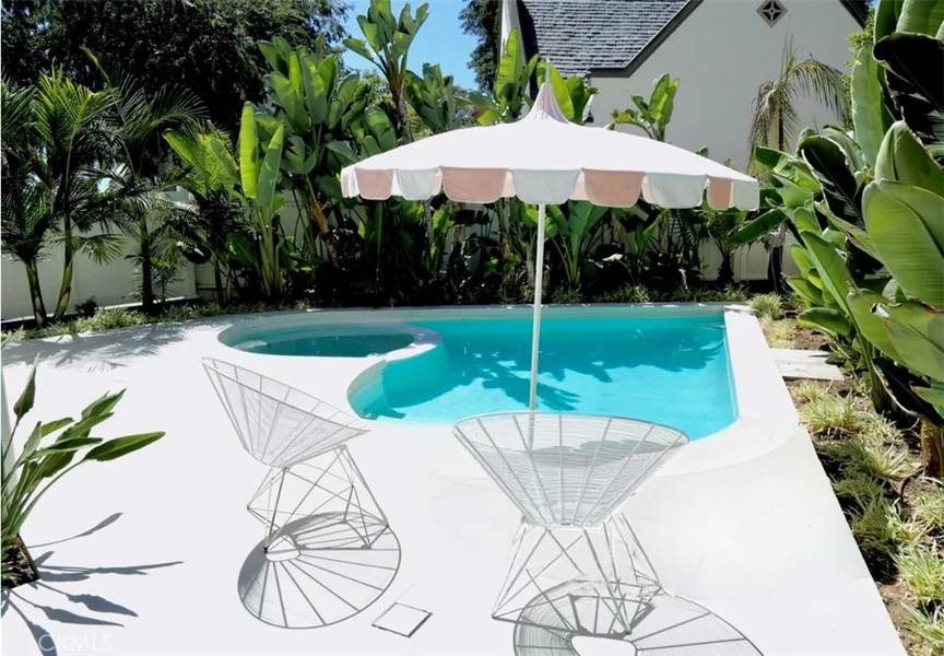 1335 Londonderry Place, Los Angeles, CA 90069