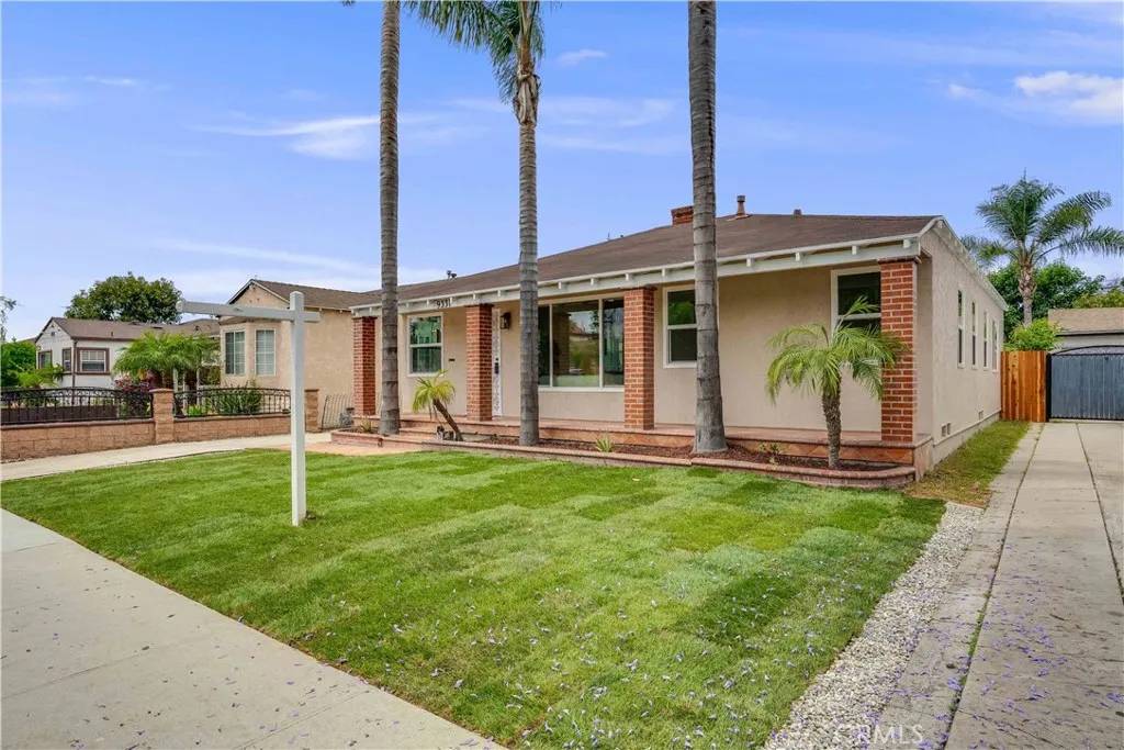South Gate, CA 90280,9331 Hunt Avenue