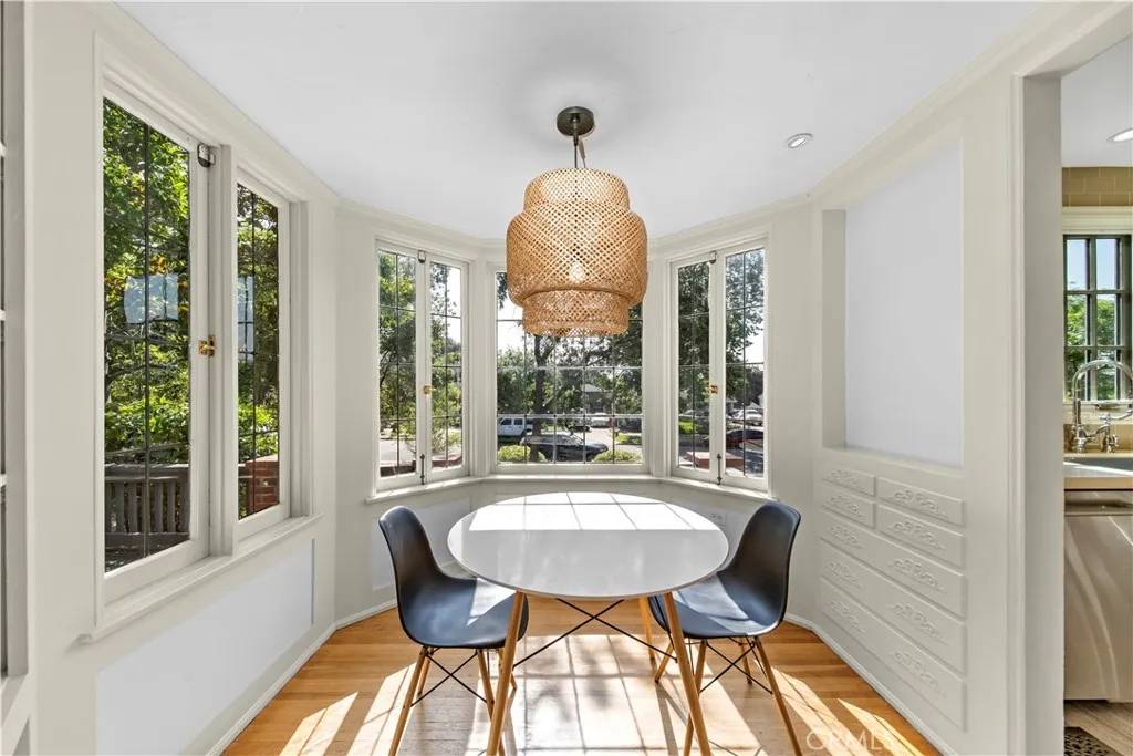 Altadena, CA 91001,1911 Pepper Dr