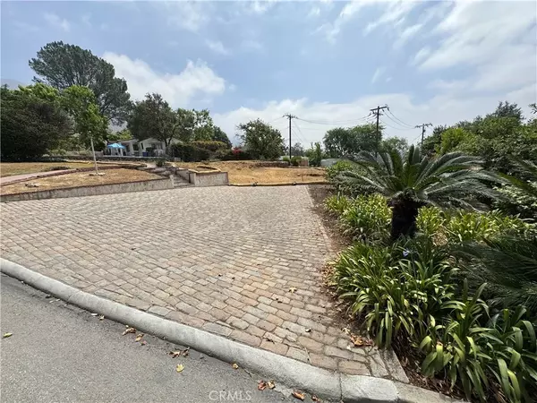 Altadena, CA 91001,3044 N MOUNT CURVE