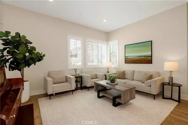 Valencia, CA 91381,27512 Golden Currant Place
