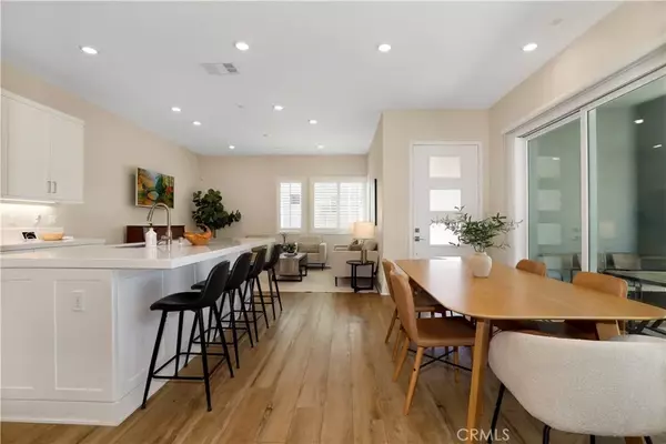 Valencia, CA 91381,27512 Golden Currant Place
