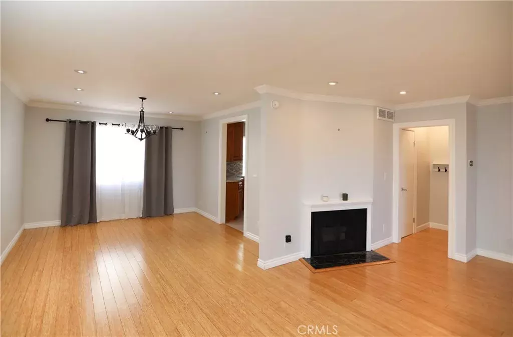 Burbank, CA 91504,9402 Via Yolanda