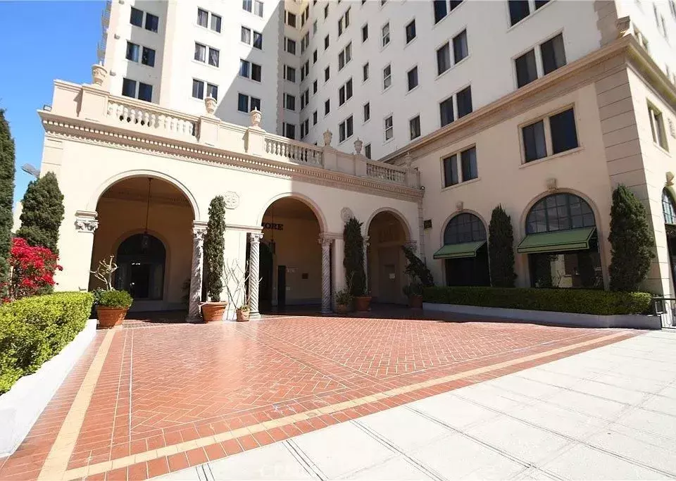 Long Beach, CA 90802,315 W 3rd #305