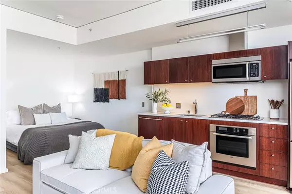 Los Angeles, CA 90015,1155 S Grand Avenue #1011