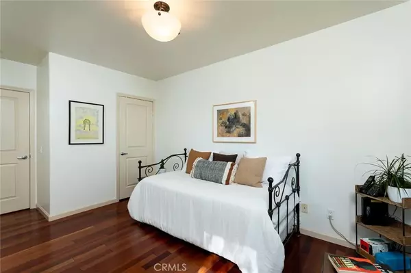 Glendale, CA 91205,1404 Corona Drive